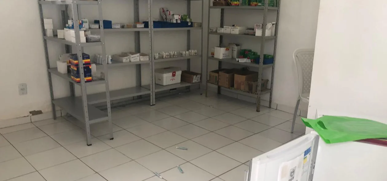 Aparelhos de verificar pressão e glicemia também foram levados