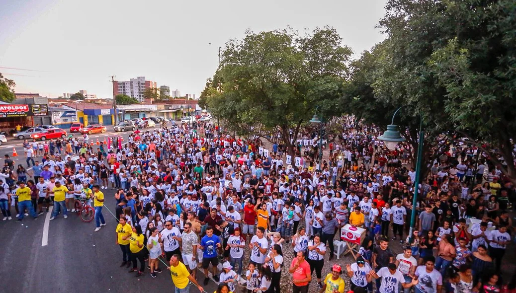 A caminhada seguiu  até a Avenida João XXIII