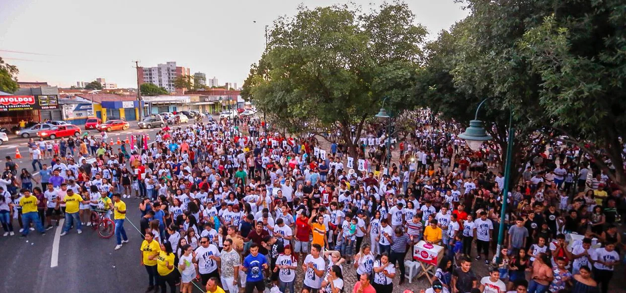 A caminhada seguiu  até a Avenida João XXIII