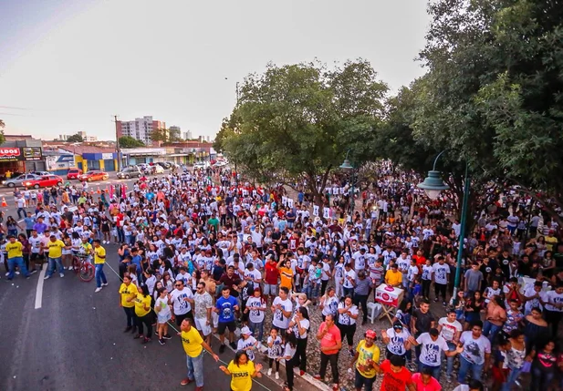 A caminhada seguiu  até a Avenida João XXIII