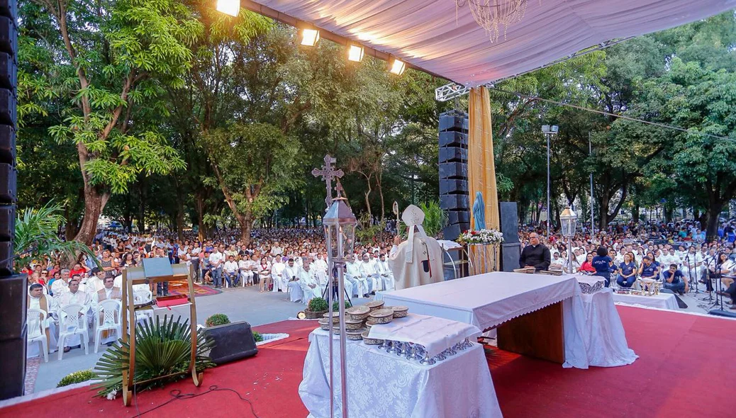 Tradicional missa em celebração ao Corpus Christi