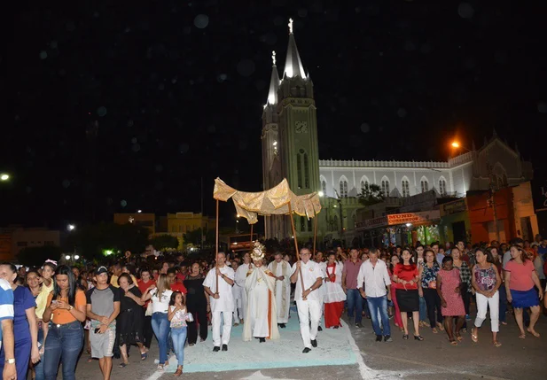Procissão de Corpus Christi na cidade de Picos