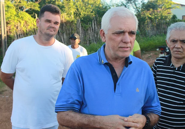 Themístocles anuncia pavimentação asfáltica em Esperantina 