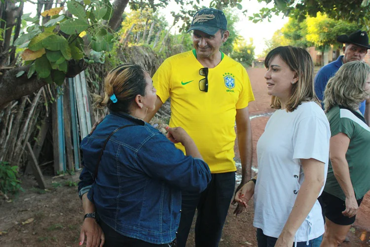 Themístocles Filho visita cidade de Esperantina 
