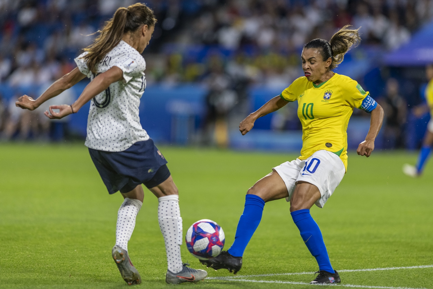 Marta em partida contra a França na Copa do Mundo