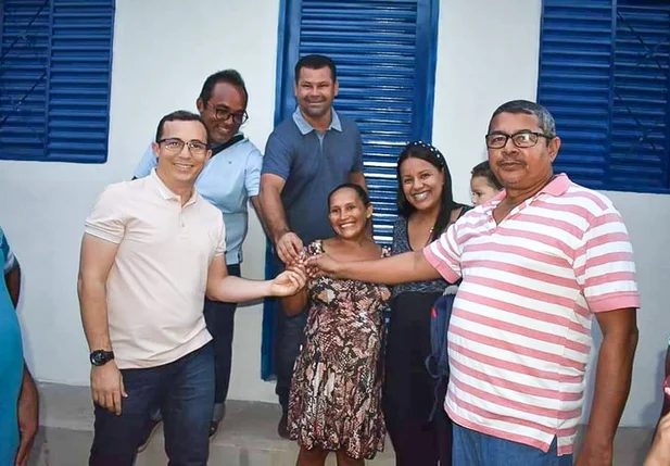 Prefeito Junior Percy entregando casas em Buriti dos Lopes 