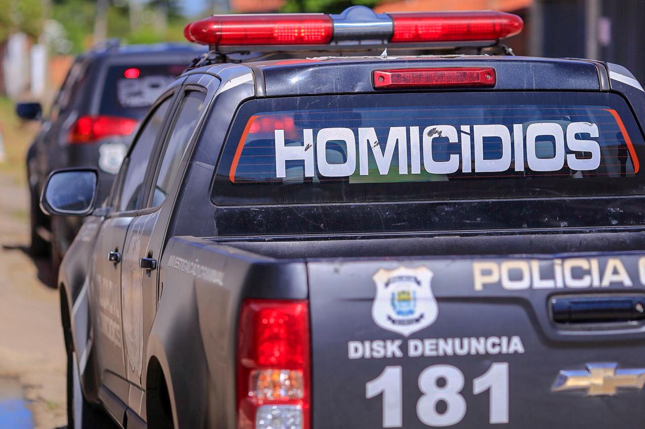 Carro da Delegacia de Homicídios