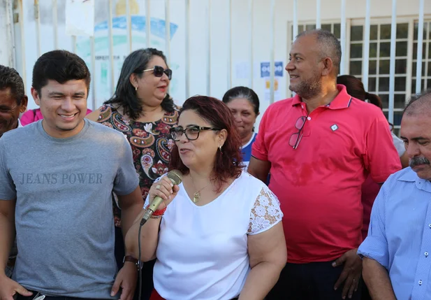 Prefeita Patrícia Leal inaugura obra em Altos
