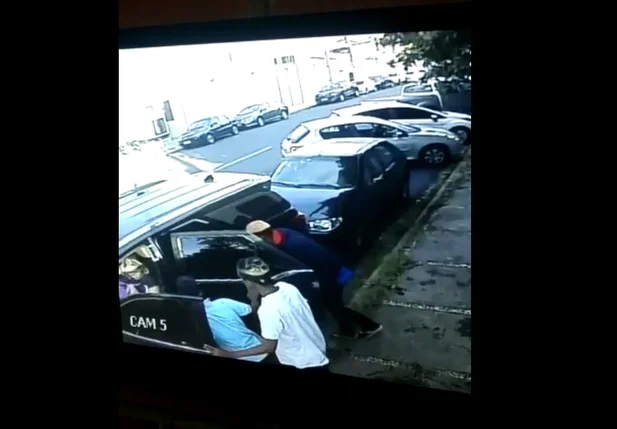 Câmera registrou toda a ação criminosa no bairro Horto