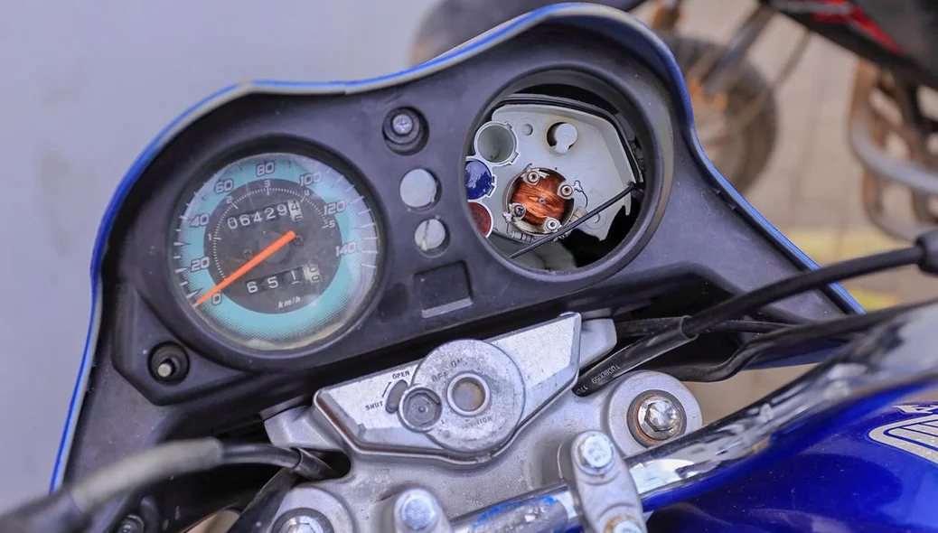 Motocicleta de uma das vítimas ficou parcialmente destruída