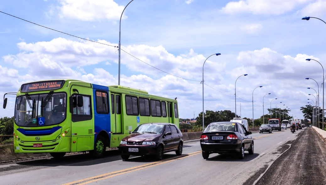 Transito na ponte do Tancredo Neves