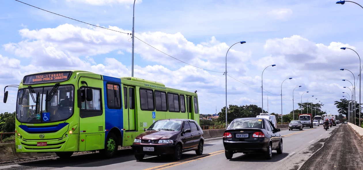 Transito na ponte do Tancredo Neves