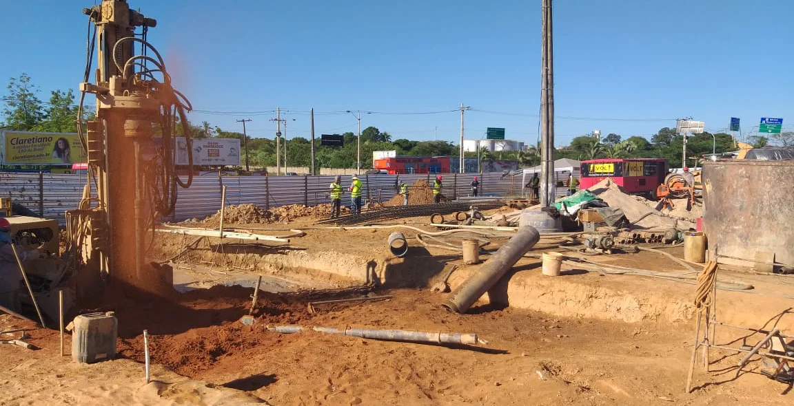 Construção de viadulto na zona sudeste de Teresina