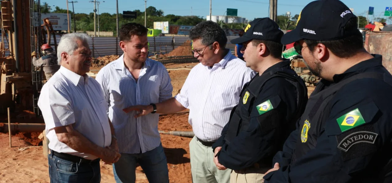 Elmano visita obra do viaduto do Mercado do Peixe