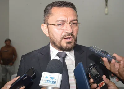 Prefeito de Picos convoca 40 novos concursados