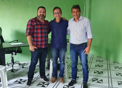 Samarone ao lado de Dr. Hélio e Tererê