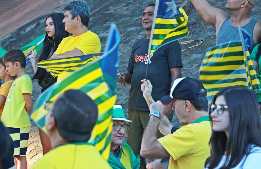 A manifestação reuniu centenas de apoiadores 