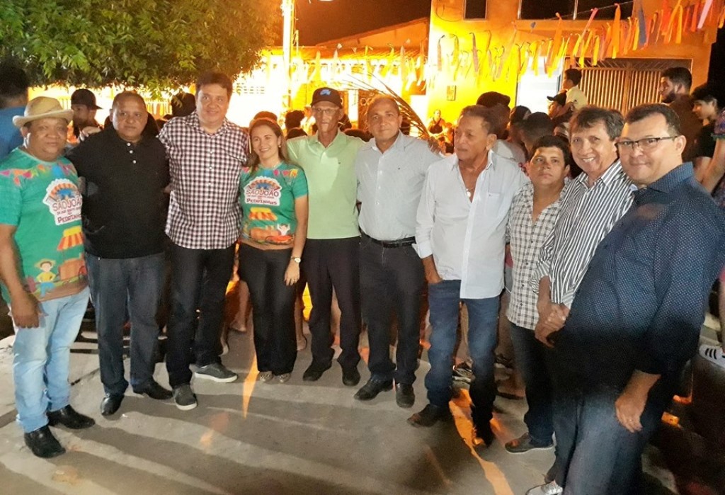 Nerinho e Gil Paraibano prestigiam festa junina em Picos