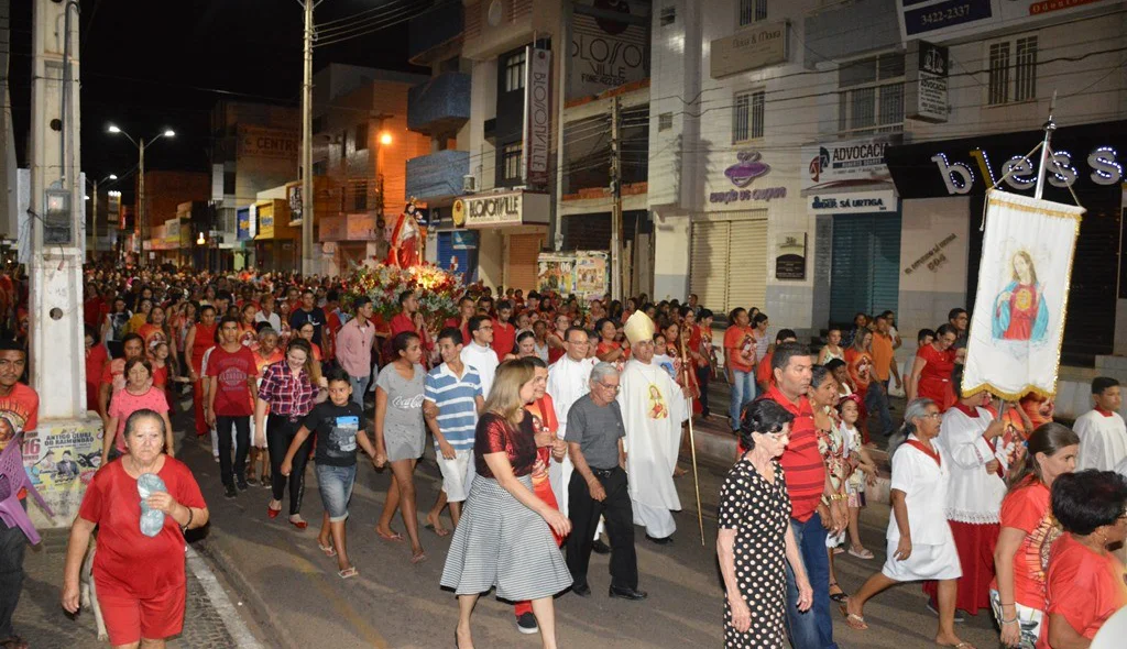 Procissão encerra Festa do Sagrado Coração de Jesus