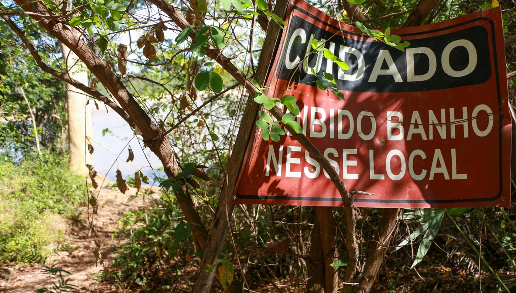 Era proibido o banho no local