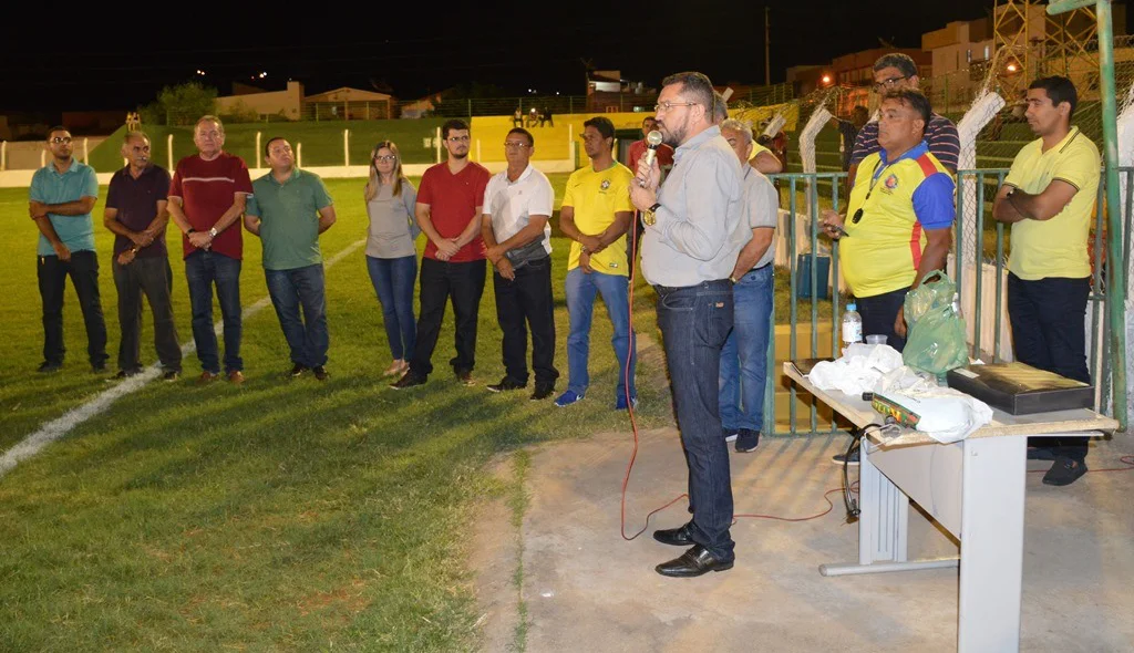 Padre Walmir faz abertura do Campeonato Intermunicipal de Picos.
