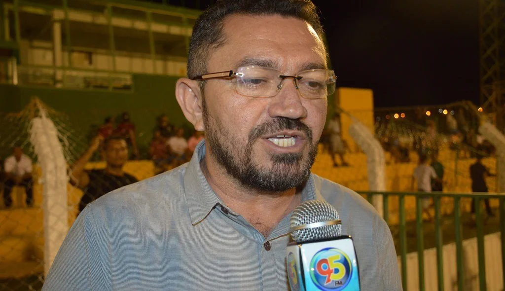 Padre Walmir reafirma apoio ao esporte.
