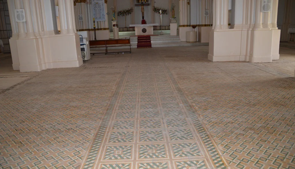 Recomeça nesta quarta-feira retirada do piso antigo da Catedral