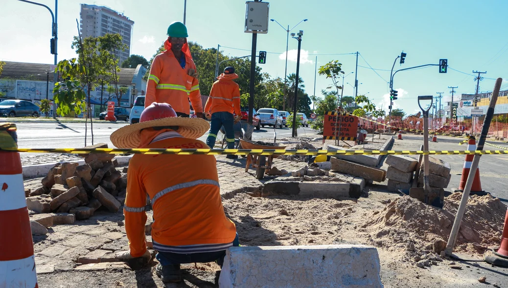 Trabalhadores na Avenida João XXIII