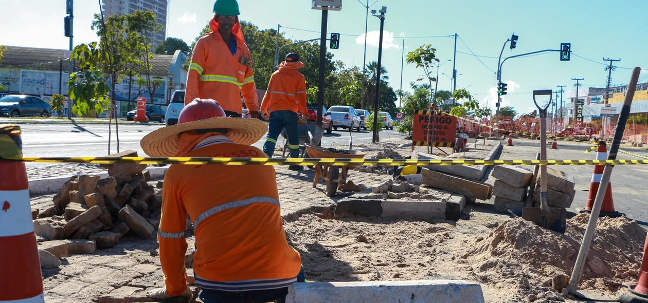 Trabalhadores na Avenida João XXIII