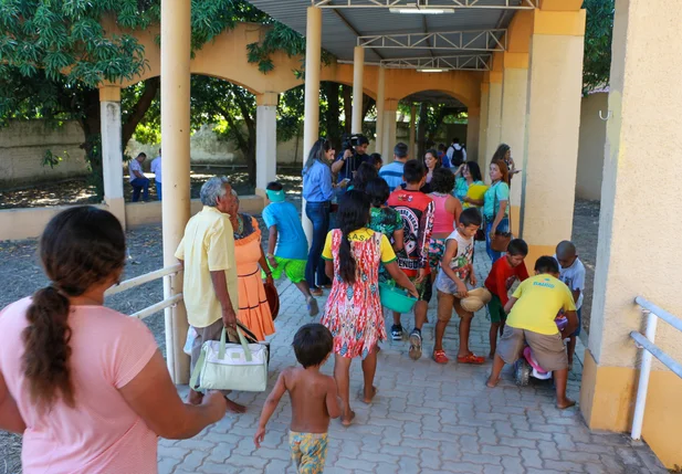 Venezuelanos são transferidos de abrigo em Teresina