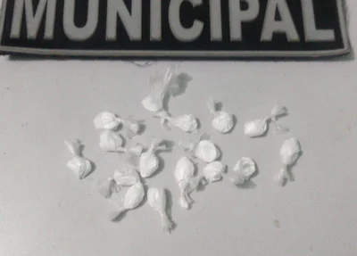 16 porções de cocaína