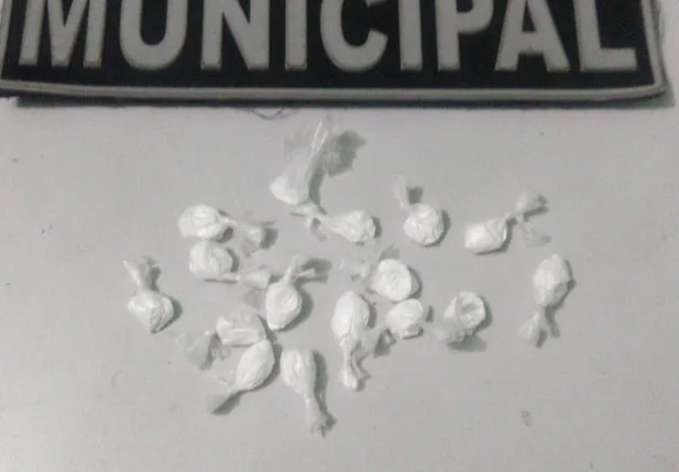 16 porções de cocaína
