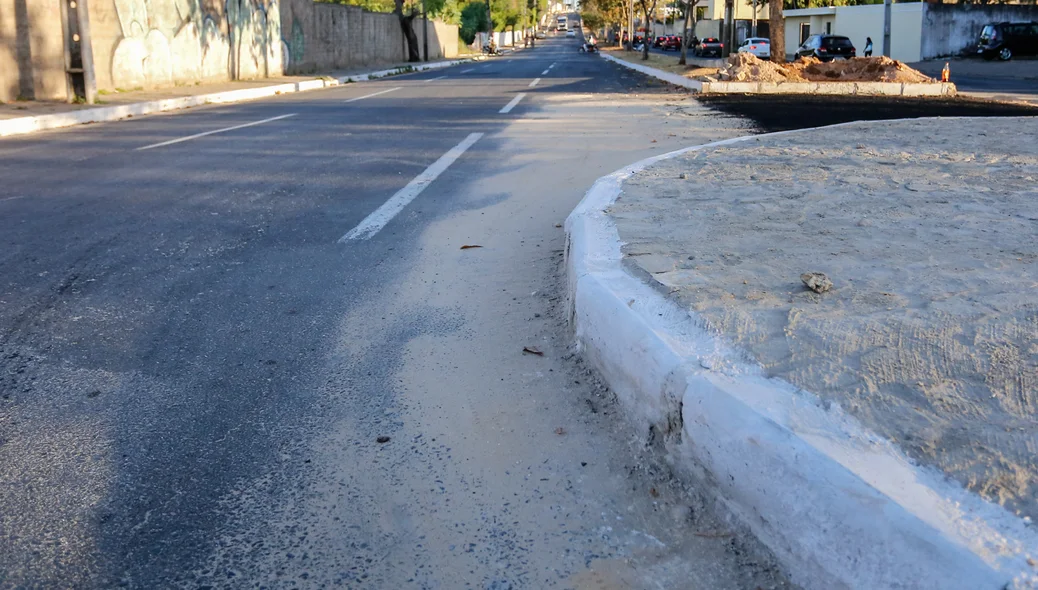Rotatória na Zequinha Freire em Teresina