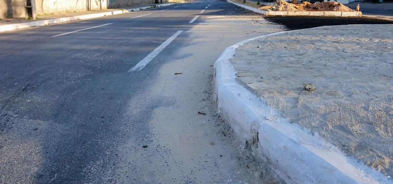Rotatória na Zequinha Freire em Teresina