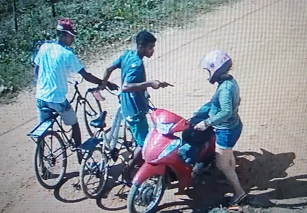 Assaltantes roubam motocicleta em Timon