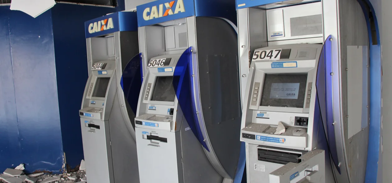 Caixas eletrônicos de posto da Avenida Frei Serafim