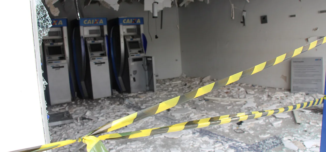 Posto de autoatendimento ficou destruído