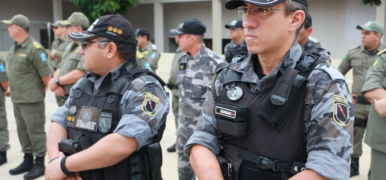Policiais em solenidade na Companhia do Promorar