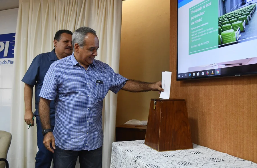 Votação para eleger o presidente da Fiepi