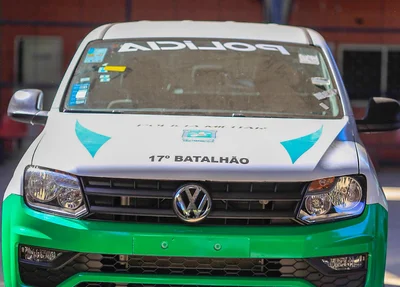 Viatura do 17º Batalhão da Polícia Militar