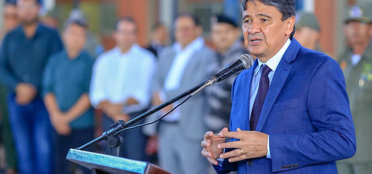 Wellington Dias em solenidade de entrega de viaturas