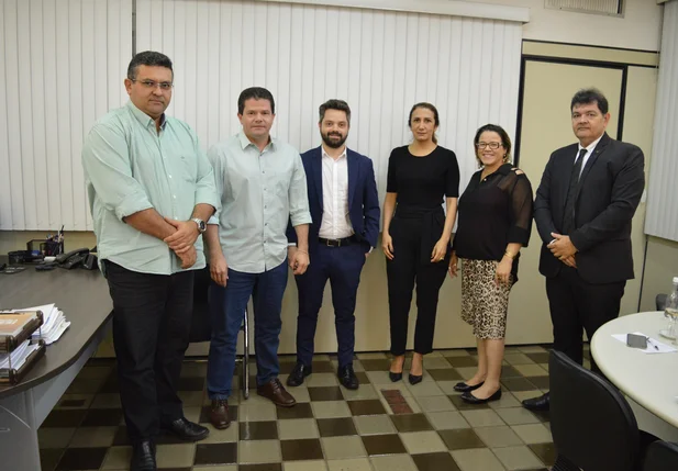 Diretor Geral do TRT visita Sistema FIEPI em Teresina