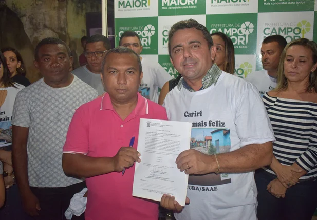Professor Ribinha garante transporte para universitários