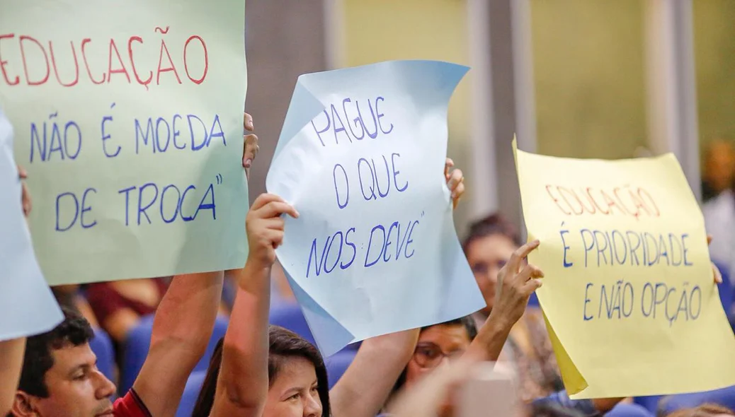 Protesto na Câmara Municipal de Teresina