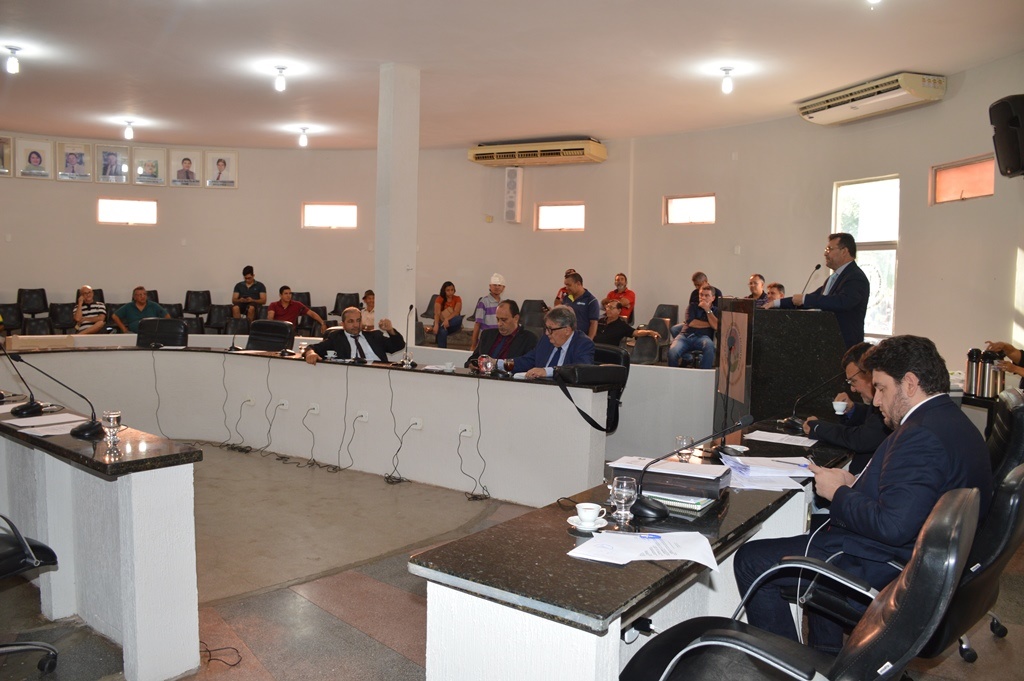 Vereador usa a tribuna para criticar diretoria do Picos