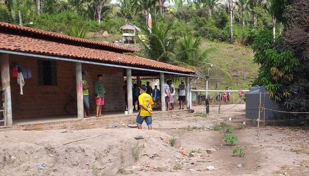 Homem sofre surto e mata idoso a pauladas e facadas em União