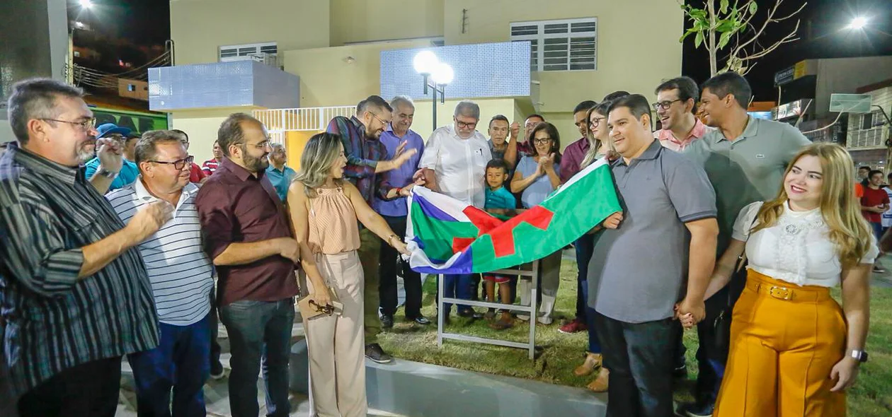 Prefeitura de Picos inaugura reforma da Praça Josino Ferreira
