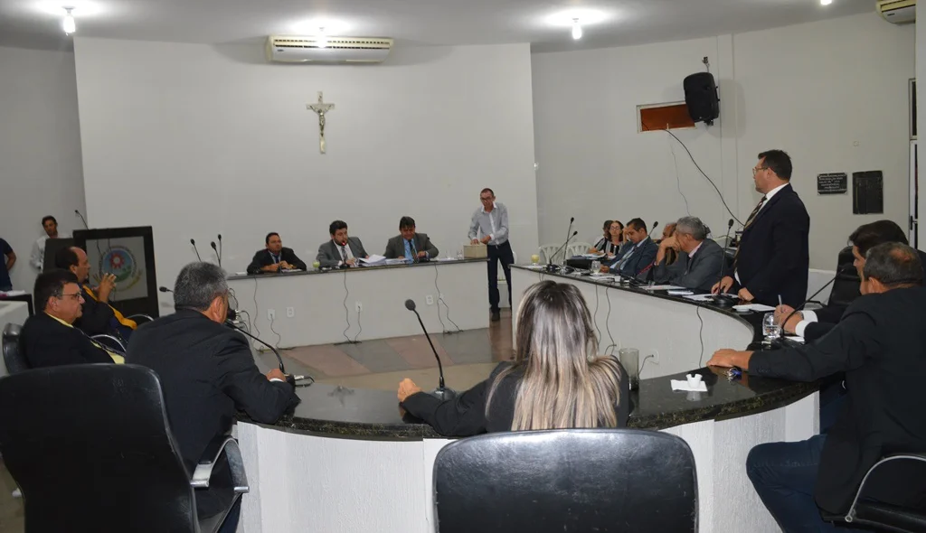 Projeto foi aprovado por treze votos a favor e um contra