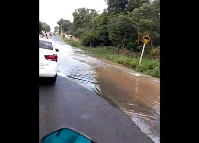 Vazamento da Águas de Teresina