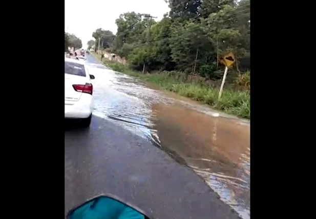 Vazamento da Águas de Teresina